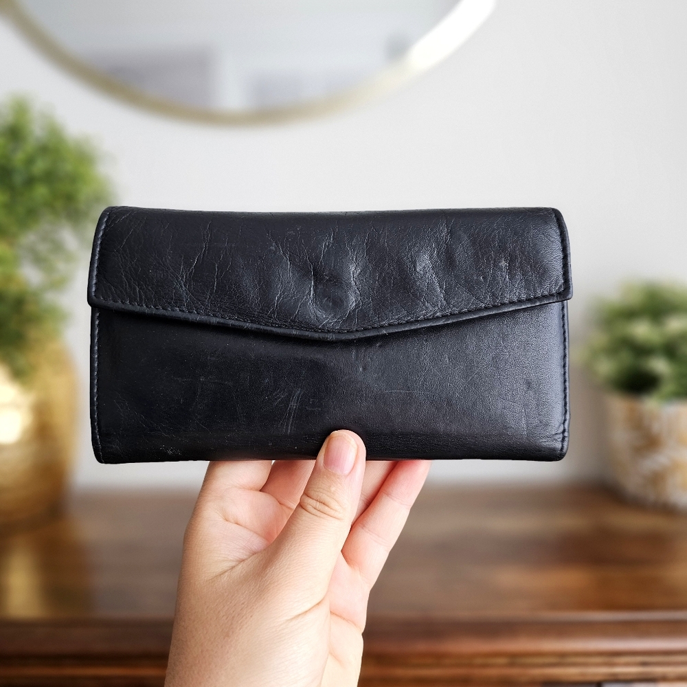VTG Wilsons Genuine Cowhide Genuine Leather Tri Fold Sleek Black Wallet